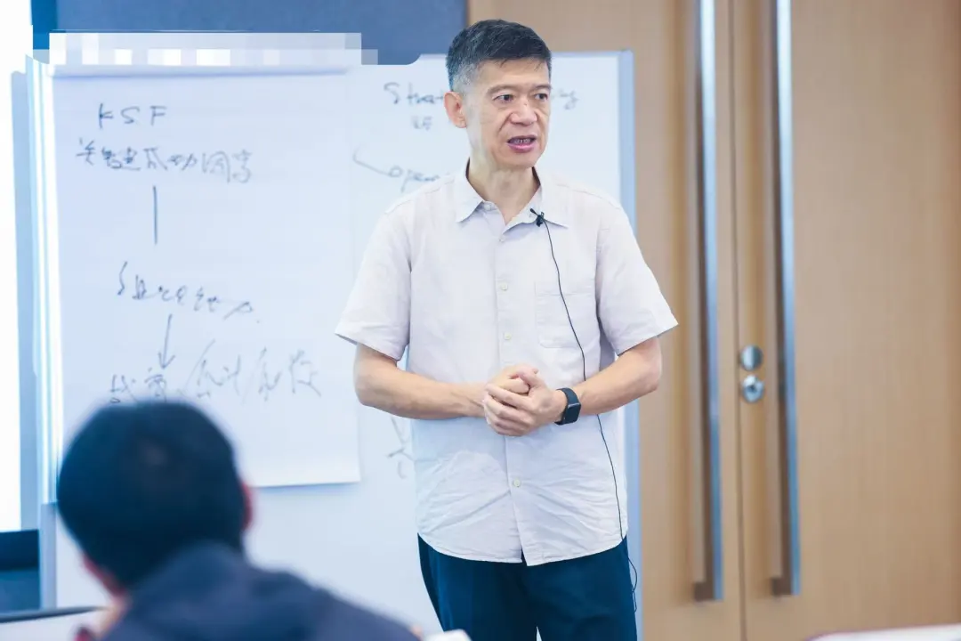 培训行业“领航者”朱力——做知识迁移的摆渡人 |《培训》杂志专访